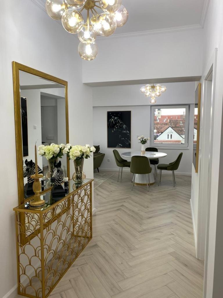 Elite Apartment Sibiu Esterno foto